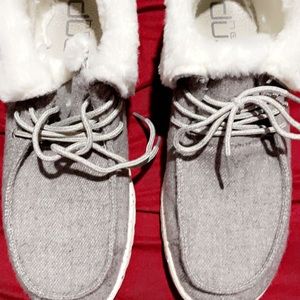 hey dudes size 11 worn 2 or 3 times